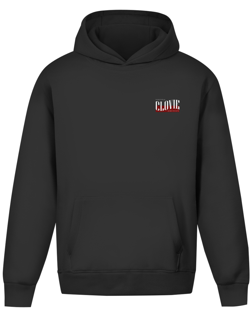 Vienna Oversized Hoodie in Black – Vorderansicht mit kleinem CLOVIE-Logo auf der Brust | CLOVIE