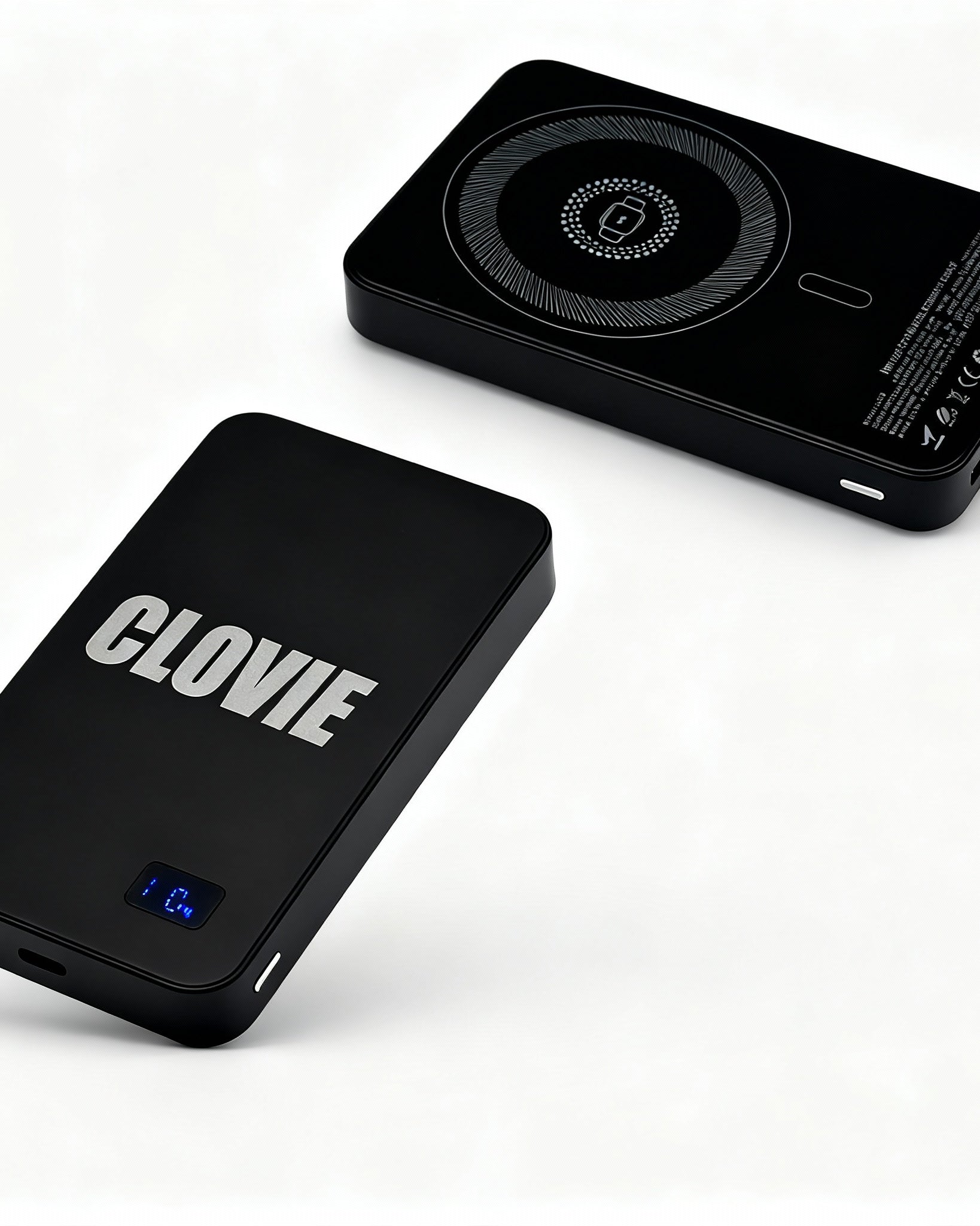 Clovie MagCharge Powerbank Vorderansicht - CLOVIE Streetwear