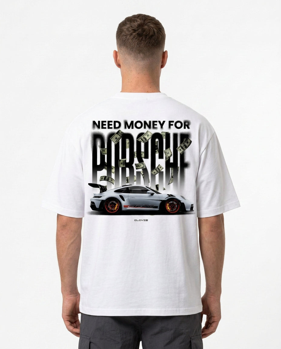 Need money for porsche Oversized T-Shirt Vorderansicht - CLOVIE Streetwear