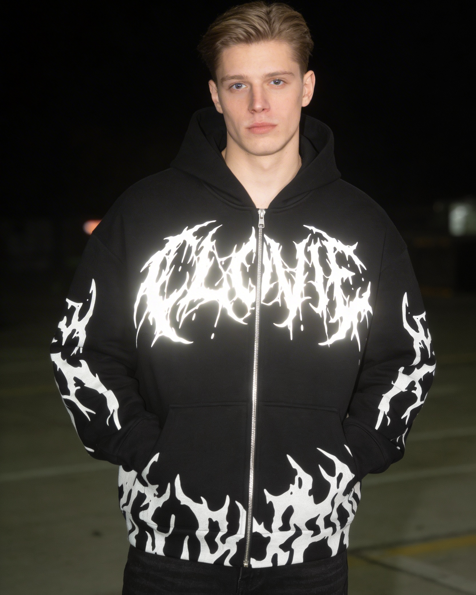 CLOVIE Reflective Flame – Oversized Zip Hoodie Zip Hoodie Vorderansicht - CLOVIE Streetwear
