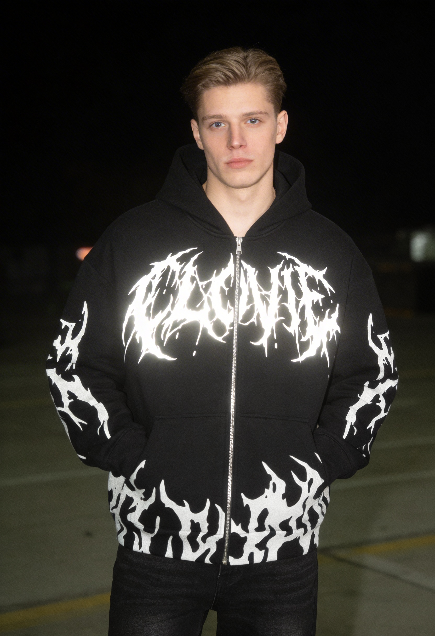 CLOVIE Reflective Flame – Oversized Zip Hoodie Zip Hoodie Vorderansicht - CLOVIE Streetwear