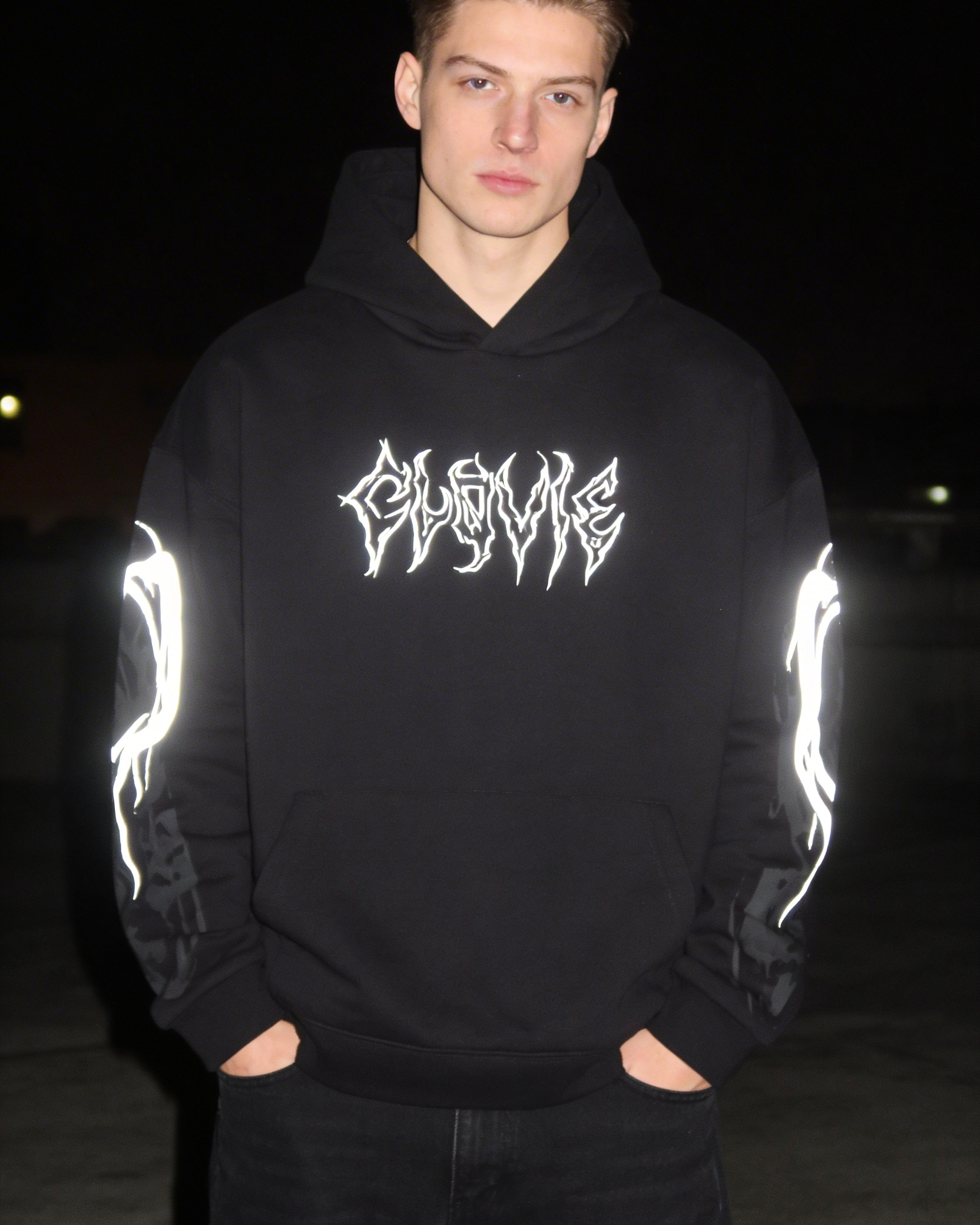 Phantom Reflective – Oversized Hoodie Zip Hoodie Rueckansicht - CLOVIE Streetwear