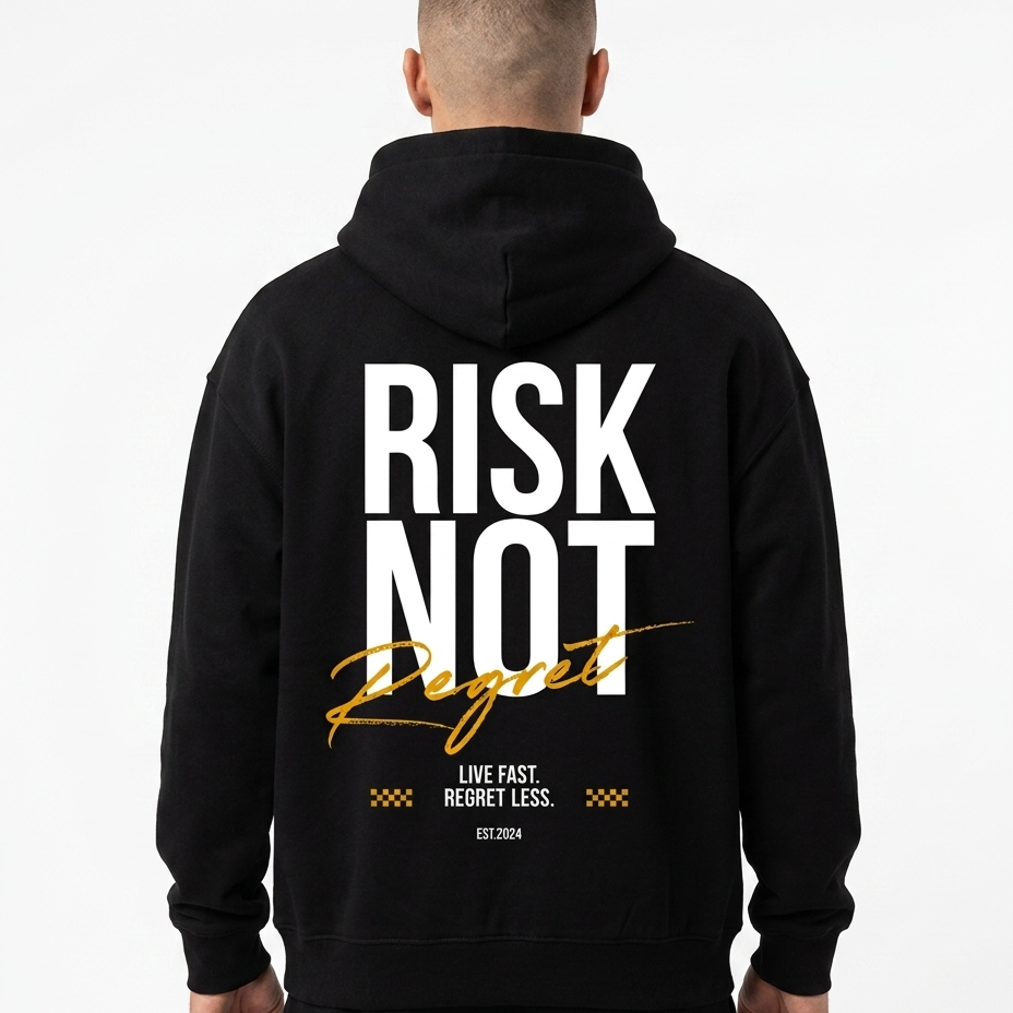 Risk Not Regret Oversized Hoodie — Back view auf Model, RISK NOT Regret Backprint