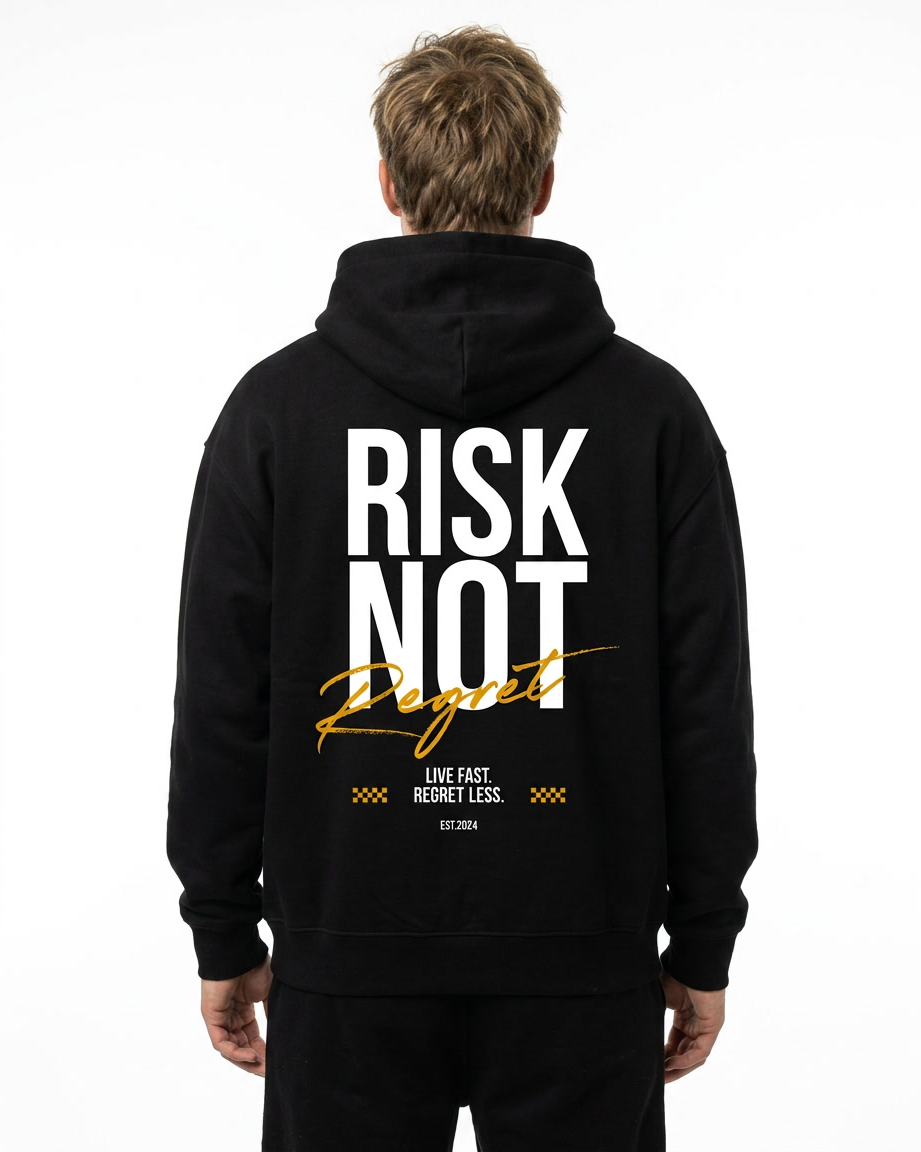 Risk Not Regret Oversized Zip Hoodie — Back view auf Model, RISK NOT Regret Backprint