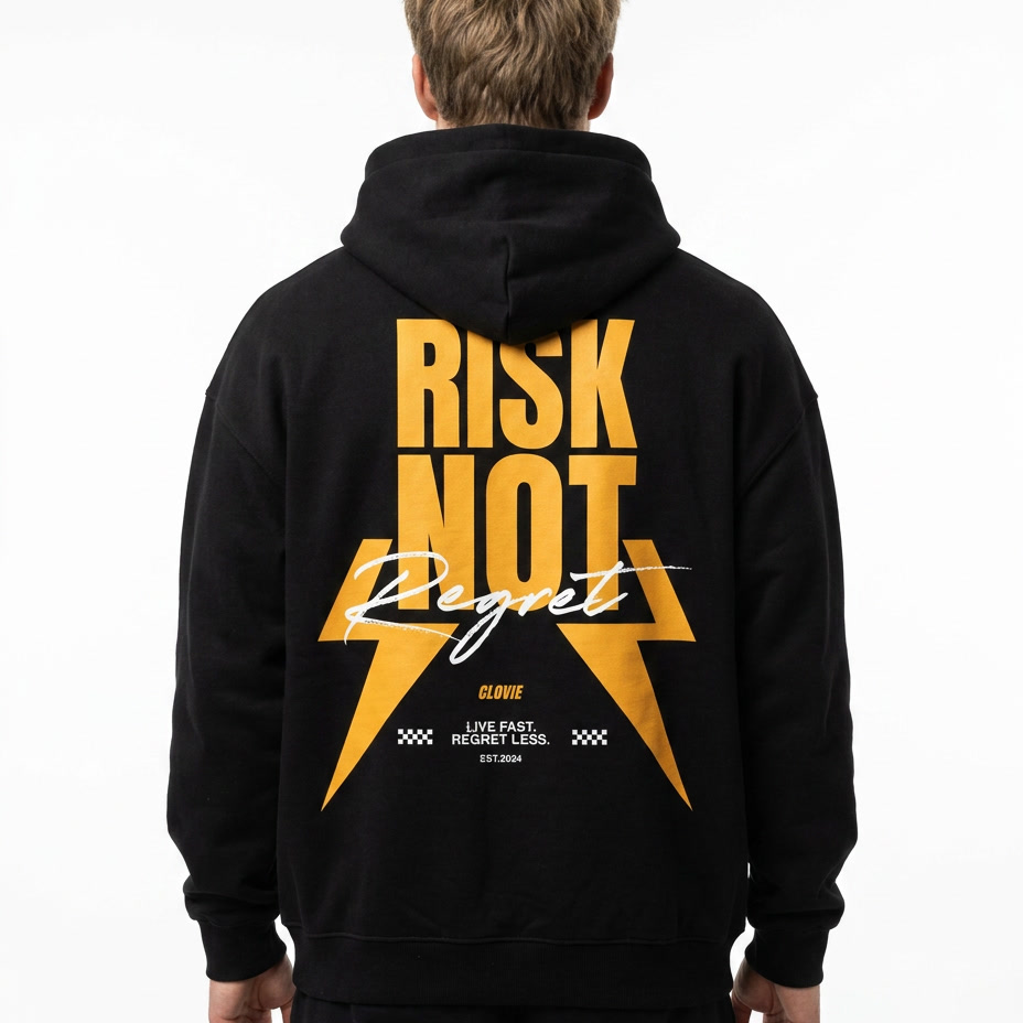 Risk Not Regret Oversized Hoodie V2 — Back view auf Model mit Blitz-Design RISK NOT Regret