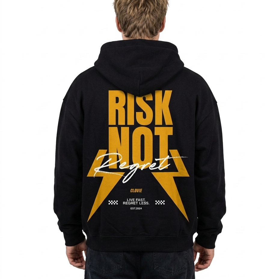Risk Not Regret Oversized Zip Hoodie V2 — Back view auf Model mit Blitz-Design RISK NOT Regret