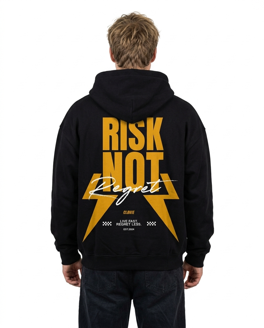 Risk Not Regret Oversized Zip Hoodie V2 — Back view auf Model mit Blitz-Design RISK NOT Regret