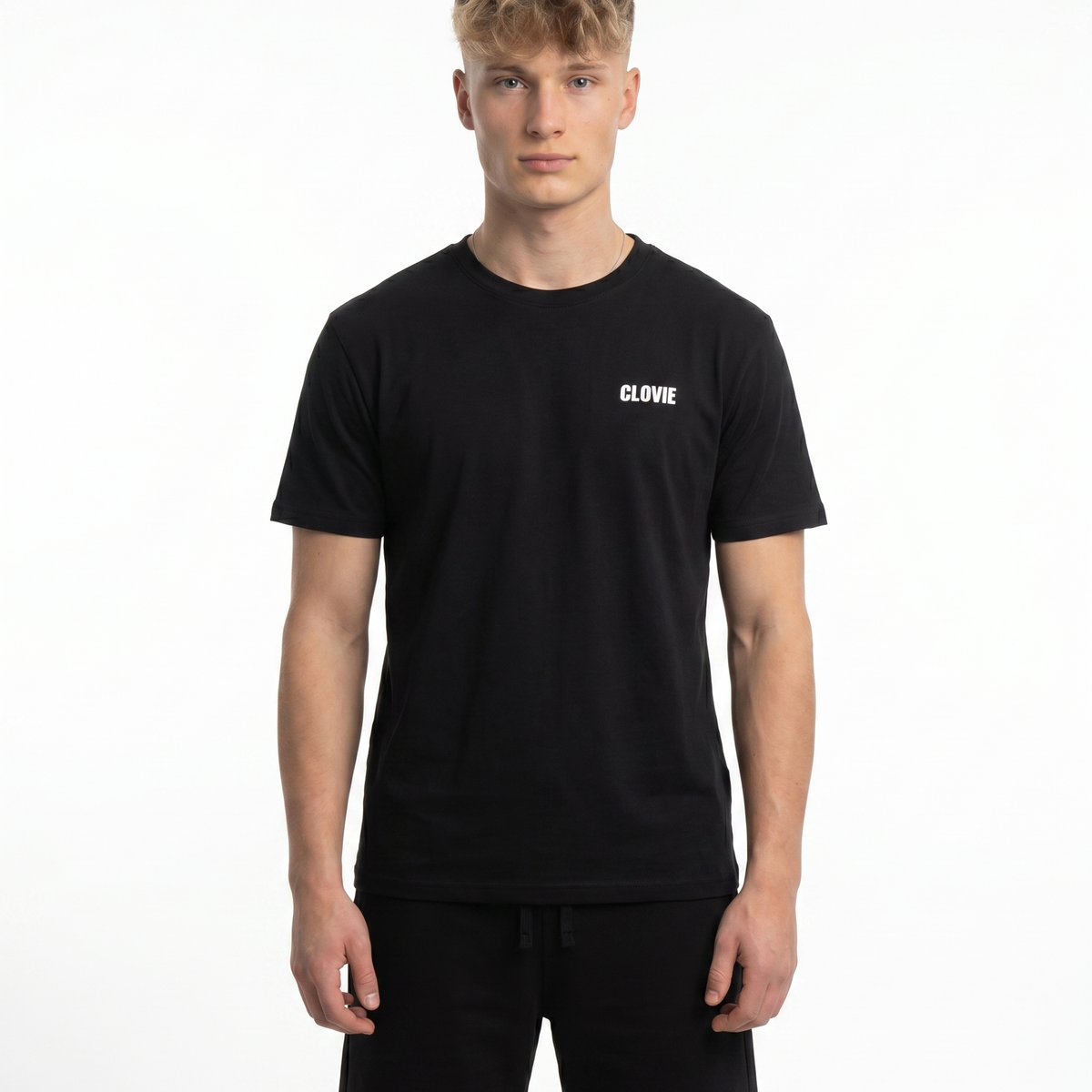 Basic Shorts Schwarz - Model front print