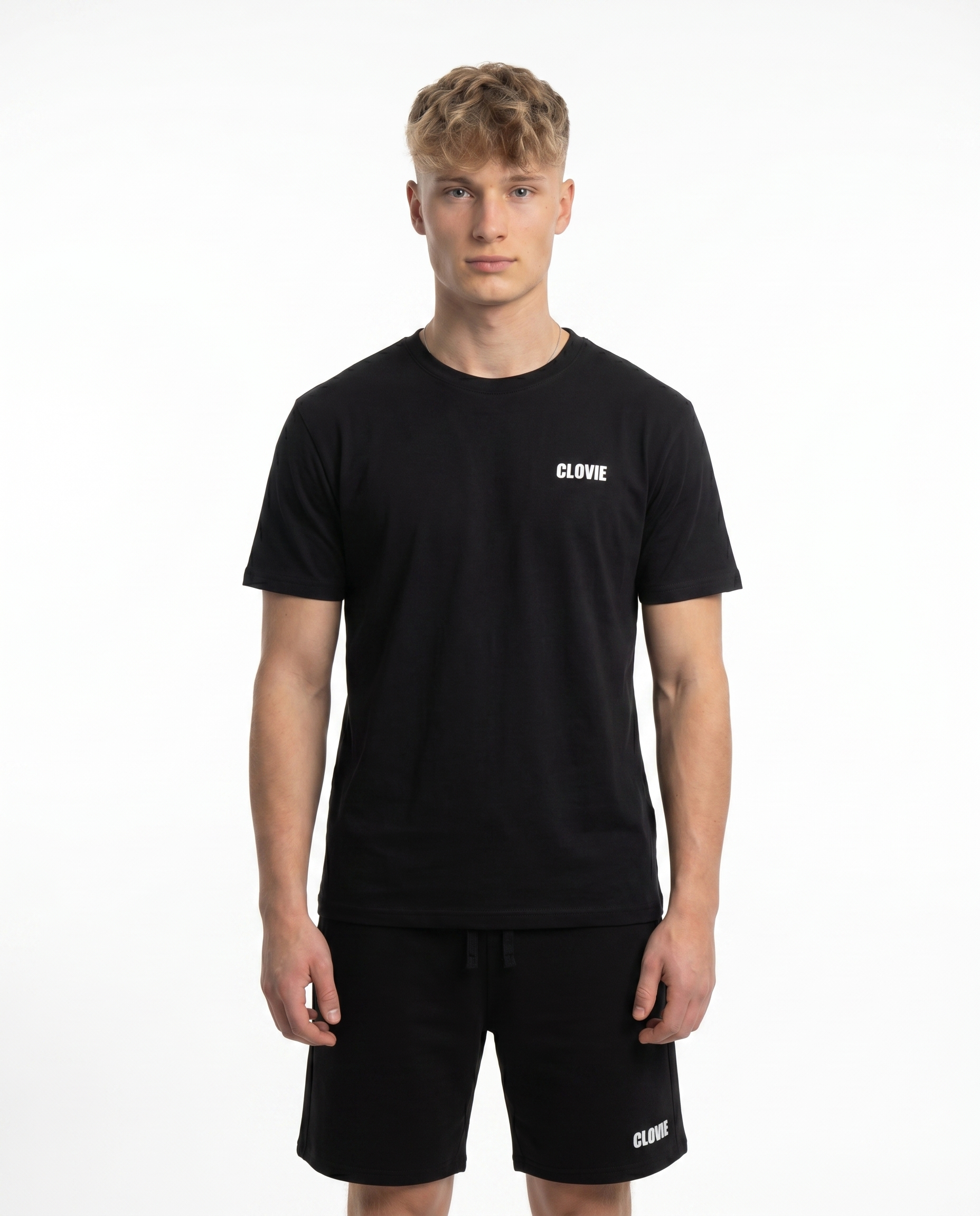 Basic Shorts Schwarz - Model front print