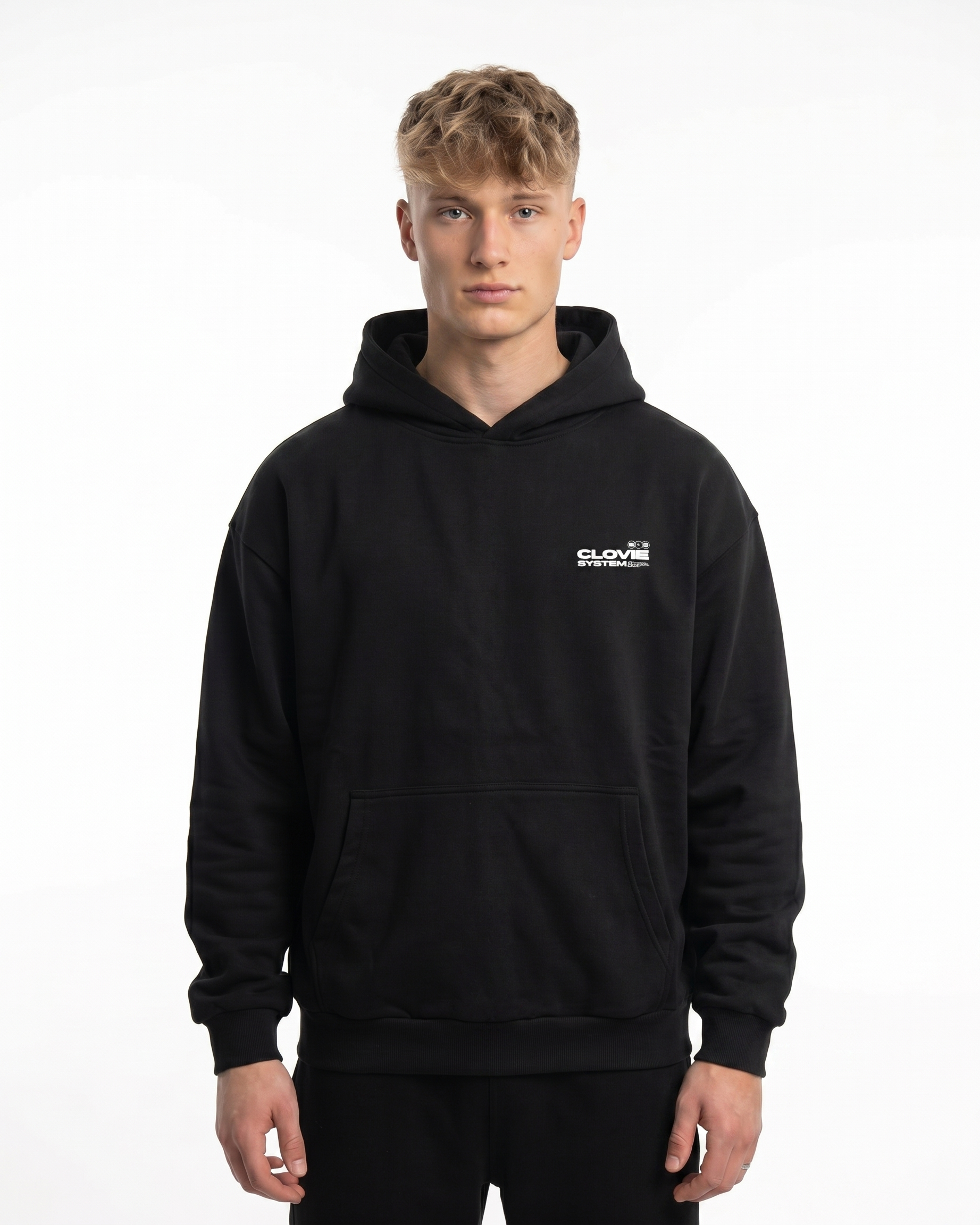 Clovie system Oversized Hoodie Black - model front