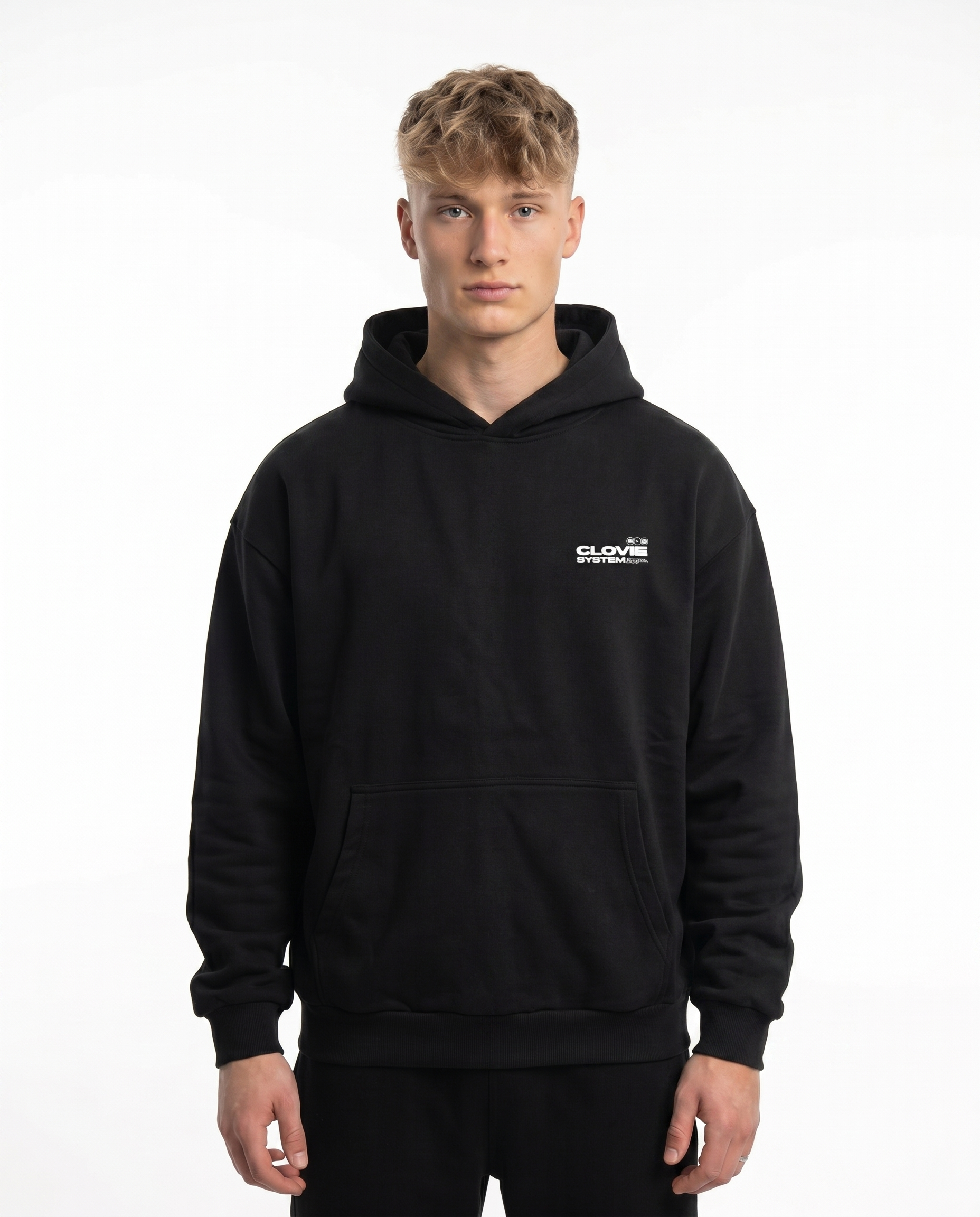 Clovie system Oversized Hoodie Black - model front