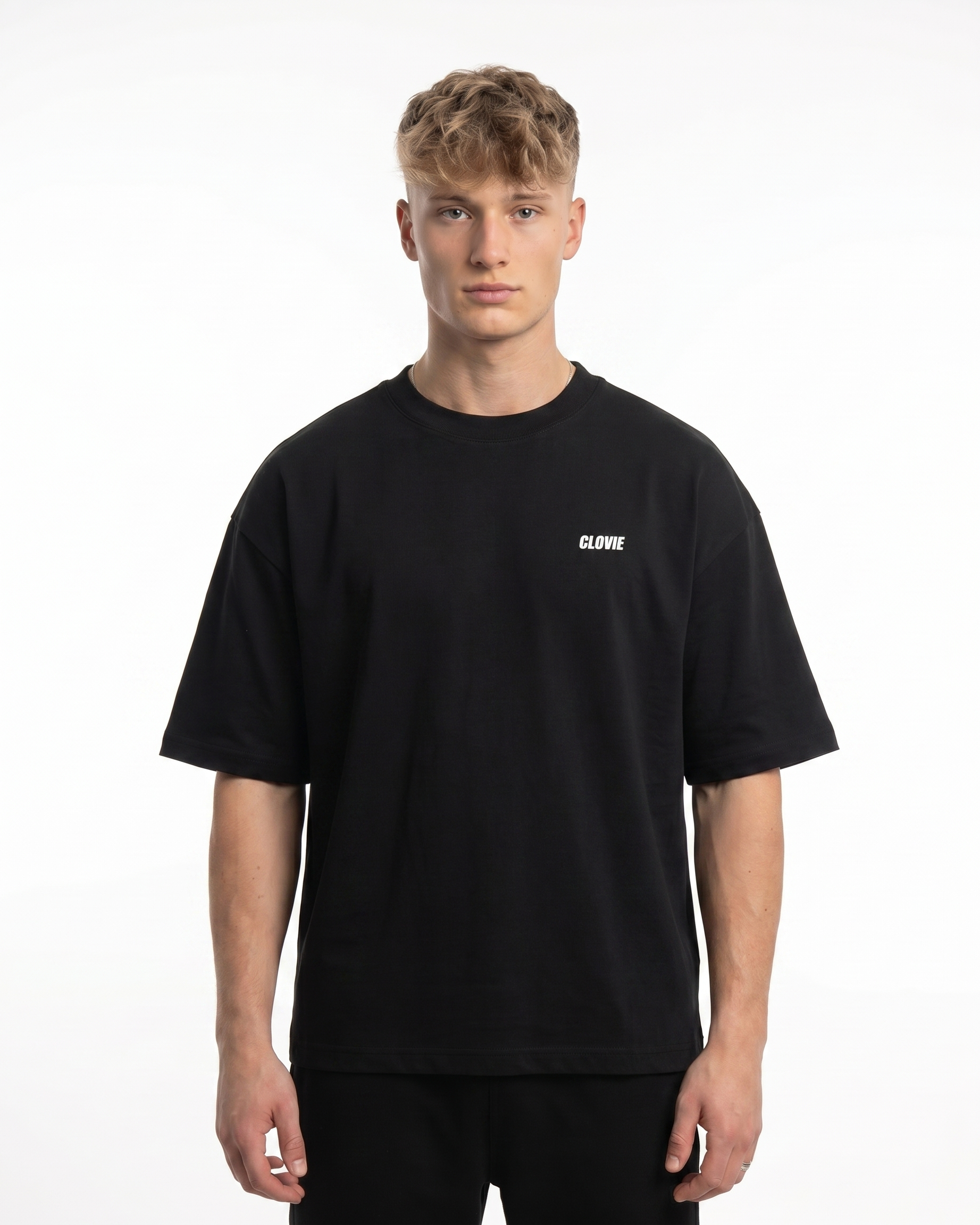 Los Angeles Oversized Tee Black - model front