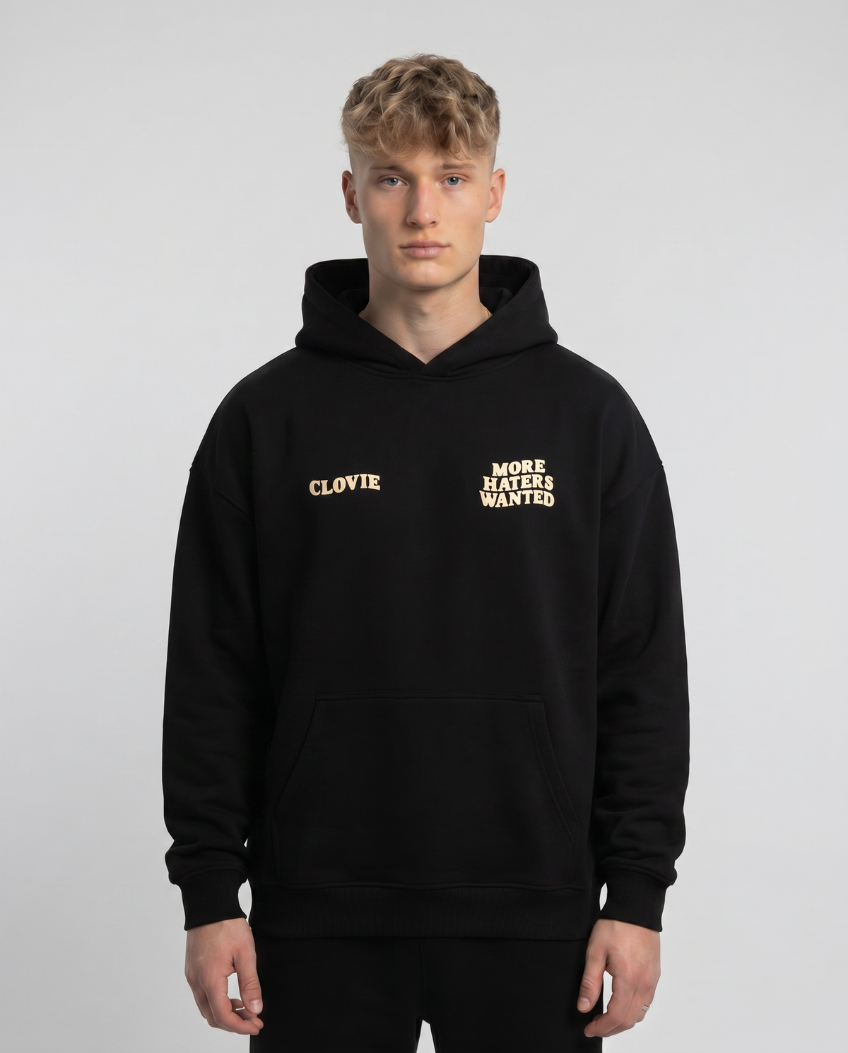 More haters wanted Oversized Hoodie – Druckpflege bei CLOVIE