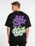 Eat p*ssy it´s vegan Oversized T-Shirt Vorderansicht - CLOVIE Streetwear