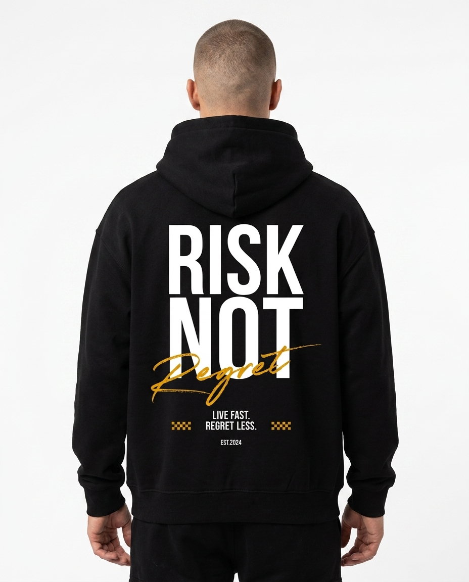 Risk Not Regret Oversized Hoodie — Back view auf Model, RISK NOT Regret Backprint