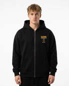 Risk Not Regret Oversized Zip Hoodie — Front view auf Model mit Front-Zipper