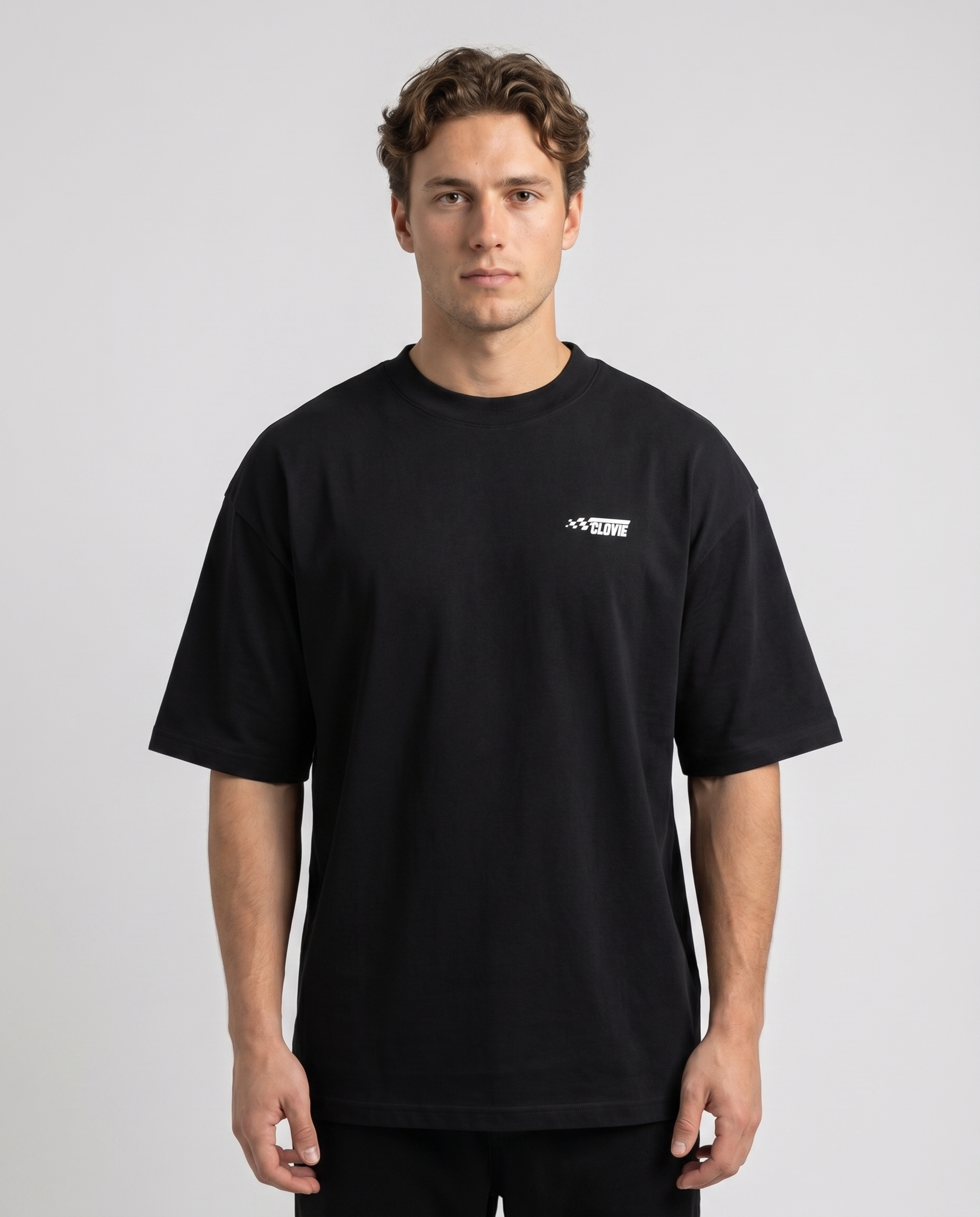 No brakes no limits Oversized Tee Black - model front logo