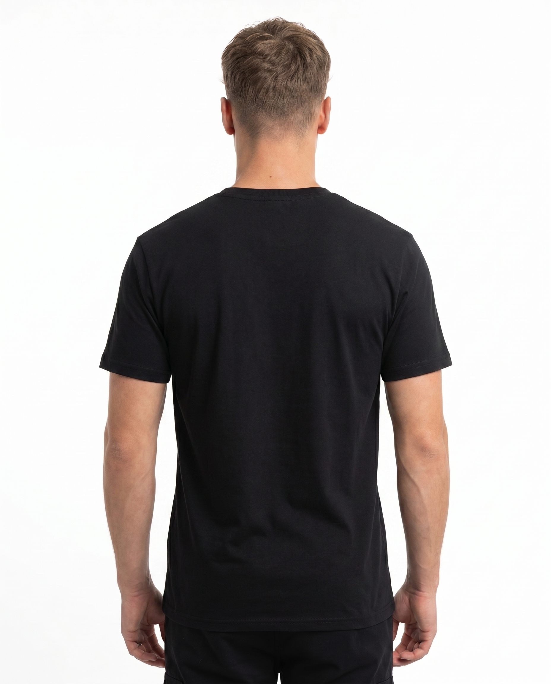 Clovie basic Standard Tee Black - model back