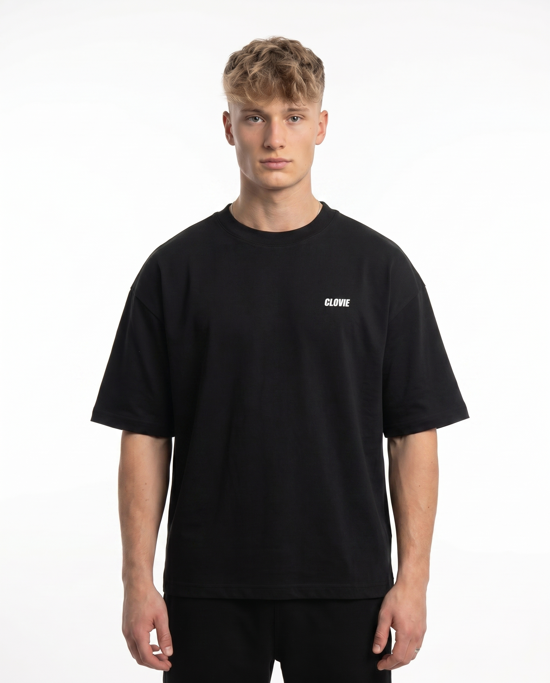 Los Angeles Oversized Tee Black - model front