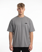 lips front grey